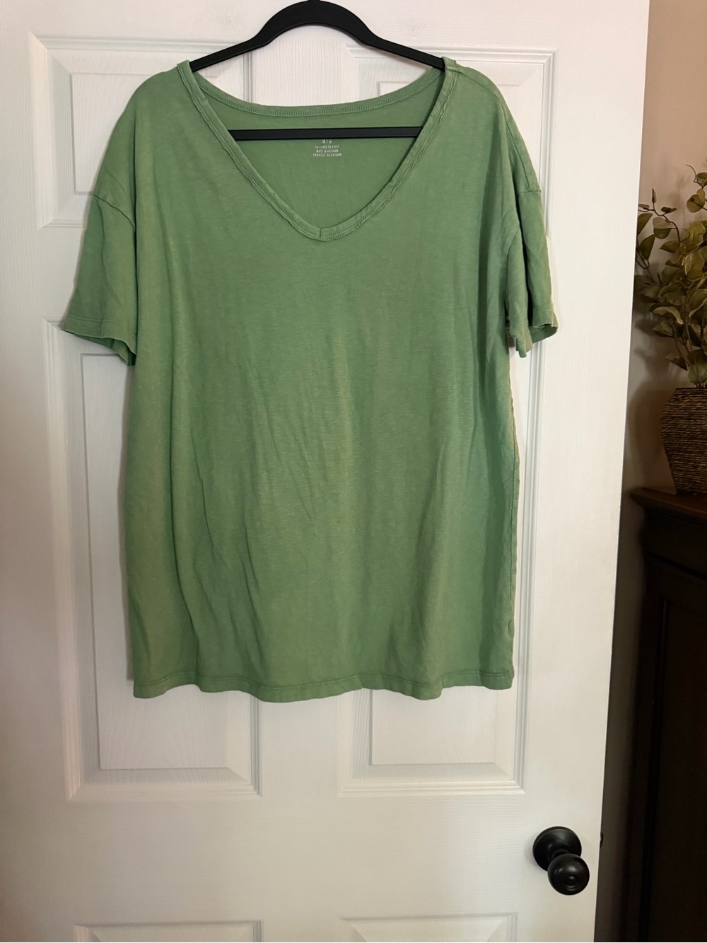 Aerie American Eagle Oversize Distressed V Neck Tee Sz Medium